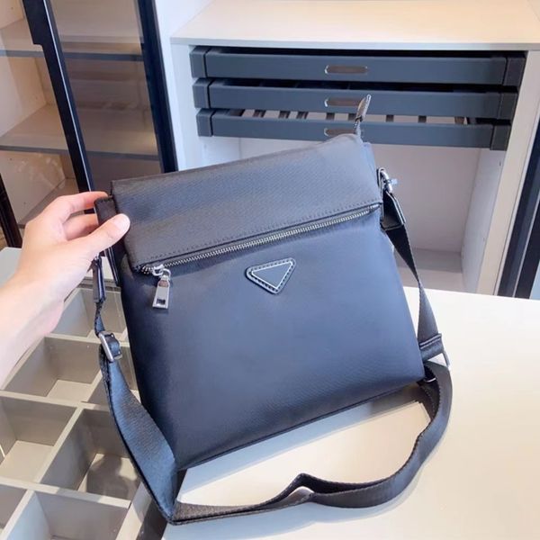 2023 mens briefcase designer bag crossbody shoulder bag nylon triangle men fashion cross body 3 colors 5a quality
2023 mens briefcase designer bag crossbody shoulder bag nylon triangle men fashion cross body 3 colors 5a quality