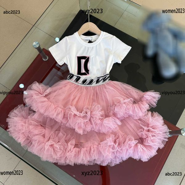 luxury summer tracksuits girls dresses sets children short skirt set 2pcs letter printed t-shirt and double cake skirt #multiple product, White
luxury summer tracksuits girls dresses sets children short skirt set 2pcs letter printed t-shirt and double cake skirt #multiple product, White