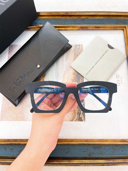 Designer Kuboraum cool sunglasses Super high quality luxury 2023 new kuboraum large frame k5 square for men and women The same type of can be matched with original box
Designer Kuboraum cool sunglasses Super high quality luxury 2023 new kuboraum large frame k5 square for men and women The same type of can be matched with original box