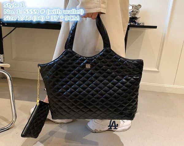 whole factory ladies shoulder bags 2 color classic joker retro plaid handbag elegant atmosphere black tote bag plugin coin pu8137192
whole factory ladies shoulder bags 2 color classic joker retro plaid handbag elegant atmosphere black tote bag plugin coin pu8137192