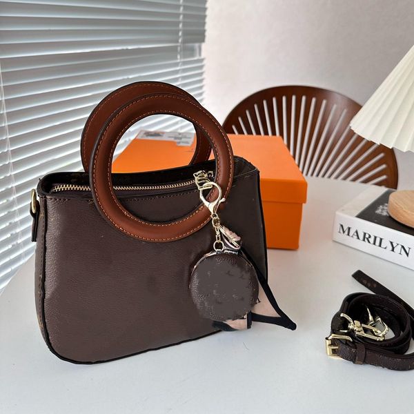 designer shoulder crossbody tote bags handbags luxury high capacity purse genuine leather fashion women shopping bags
designer shoulder crossbody tote bags handbags luxury high capacity purse genuine leather fashion women shopping bags