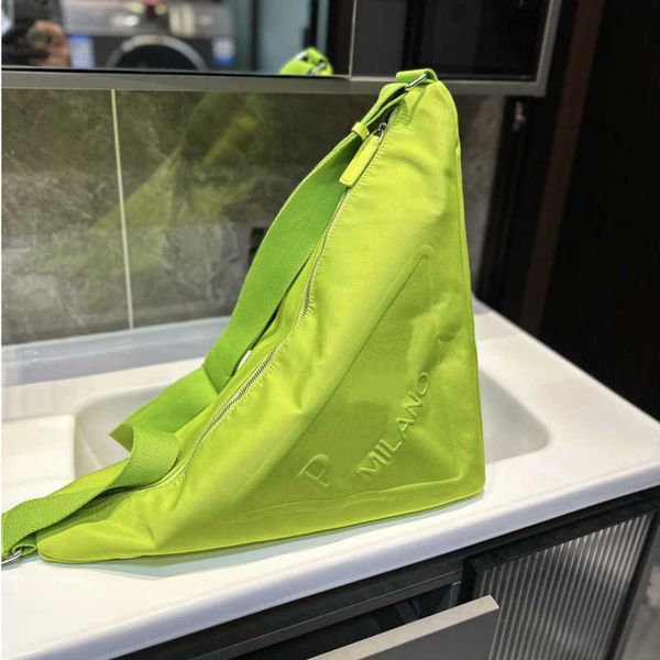 female underarm shoulder bag designer handbag fashion green crossbody bags large capacity triangle messenger purse
female underarm shoulder bag designer handbag fashion green crossbody bags large capacity triangle messenger purse
