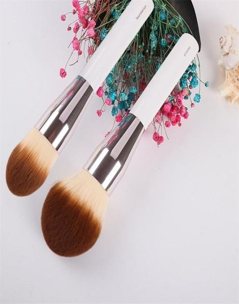 2pcsset big size powder brush foundation makeup brushes powder contour make up brush beauty tools cosmetics white handle 2205121156024
2pcsset big size powder brush foundation makeup brushes powder contour make up brush beauty tools cosmetics white handle 2205121156024