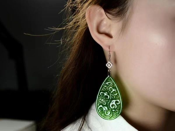knot certified light carved natural hollow green jade earrings with 925 sterling silver for women jewelry healing accessories
knot certified light carved natural hollow green jade earrings with 925 sterling silver for women jewelry healing accessories