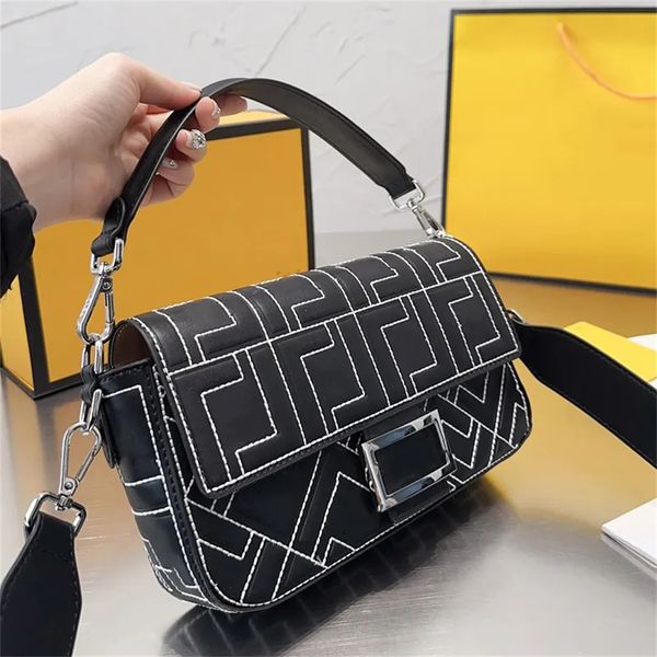 women designer bag baguette bags luxurys crossbody handbag beach classic shoulder purse fashion canvas embroidery tote bag bag backpack flap
women designer bag baguette bags luxurys crossbody handbag beach classic shoulder purse fashion canvas embroidery tote bag bag backpack flap