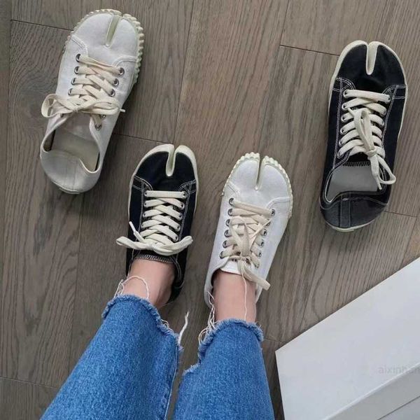 majira mm6 split toe women's flat bottom 2023 new trend horseshoe low lace up canvas shoes single shoe
majira mm6 split toe women's flat bottom 2023 new trend horseshoe low lace up canvas shoes single shoe