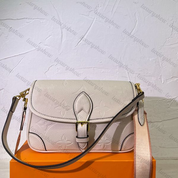 designer baguette bag large capacity backpack classic women's cosmetics cross body single shoulder bag
designer baguette bag large capacity backpack classic women's cosmetics cross body single shoulder bag