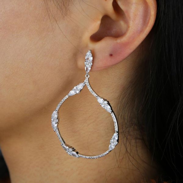 huggie fashion irregular baguette cz crystal silver color big rose gold color hoop circle earrings for ladies dancing party, Golden;silver
huggie fashion irregular baguette cz crystal silver color big rose gold color hoop circle earrings for ladies dancing party, Golden;silver