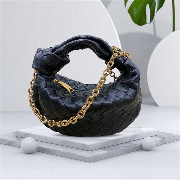 bottegas designer venetas 2022 handbags knotted oxhorn bag personalized womens chain woven bag leather handheld cloud dumpling bag handbag 1
bottegas designer venetas 2022 handbags knotted oxhorn bag personalized womens chain woven bag leather handheld cloud dumpling bag handbag 1