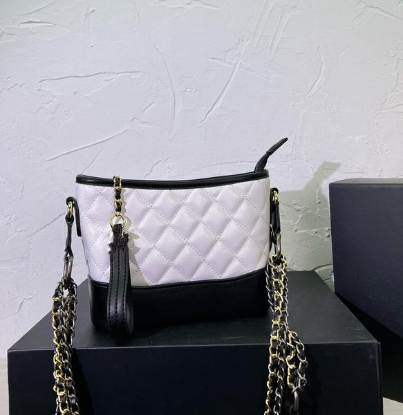 designer wandering bag classic gold and silver match color chain everything crossbody bag
designer wandering bag classic gold and silver match color chain everything crossbody bag