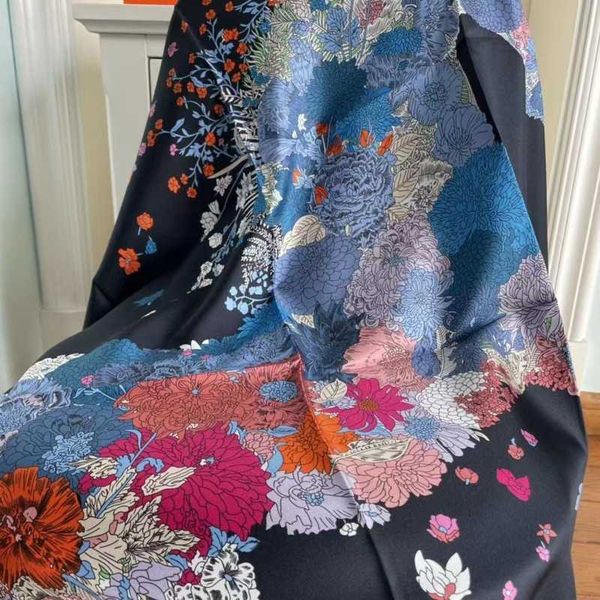 silk twill women square scarves luxury bandanna modern simple design foulard 0531, Blue;gray
silk twill women square scarves luxury bandanna modern simple design foulard 0531, Blue;gray