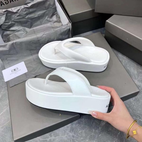 fashion women vintage slippers sandals 45 mm thick bottoms flats sliders italy famous white black rubber leather slides designer summer casu
fashion women vintage slippers sandals 45 mm thick bottoms flats sliders italy famous white black rubber leather slides designer summer casu