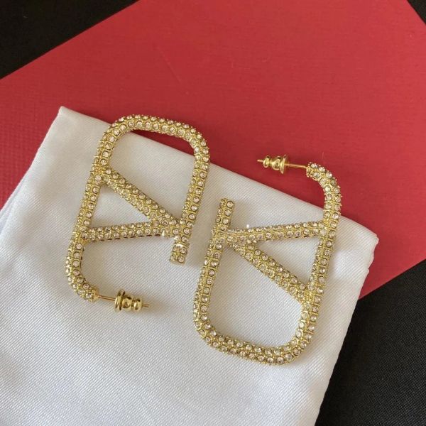 2023 earrings designer for women stud luxury gold heart shape pearl crystal gold double v letter 925s silver jewelry classic-a12, Golden;silver
2023 earrings designer for women stud luxury gold heart shape pearl crystal gold double v letter 925s silver jewelry classic-a12, Golden;silver
