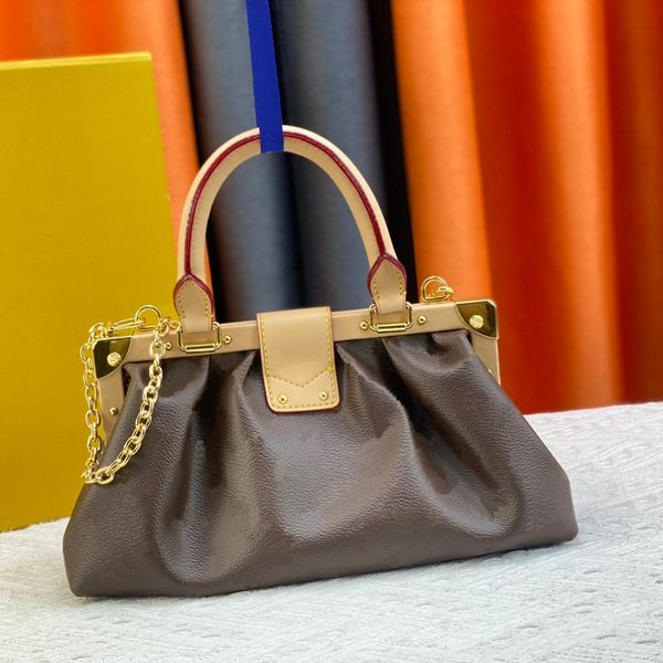 versatile women's bag outdoor tote bag classic letter logo design casual fashion handbag with series code
versatile women's bag outdoor tote bag classic letter logo design casual fashion handbag with series code