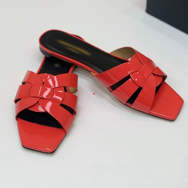 2023 fashion summer ladies slippers metal studs designer sandals fashion leather beach comfort outer flats women shoes -056, Black
2023 fashion summer ladies slippers metal studs designer sandals fashion leather beach comfort outer flats women shoes -056, Black
