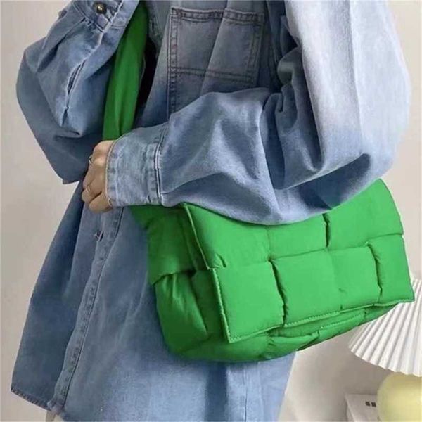 net designer venetas handbags bottegas red same sponge woven pillow bag womens single shoulder messenger down bag autumn and winter trend 18
net designer venetas handbags bottegas red same sponge woven pillow bag womens single shoulder messenger down bag autumn and winter trend 18
