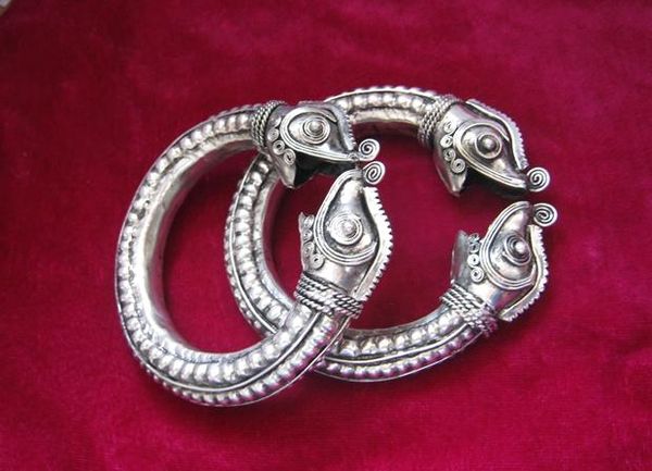 bangle miao handmade silver personality exaggerated first ornaments domineering old style mandarin duck bracelet, Black
bangle miao handmade silver personality exaggerated first ornaments domineering old style mandarin duck bracelet, Black