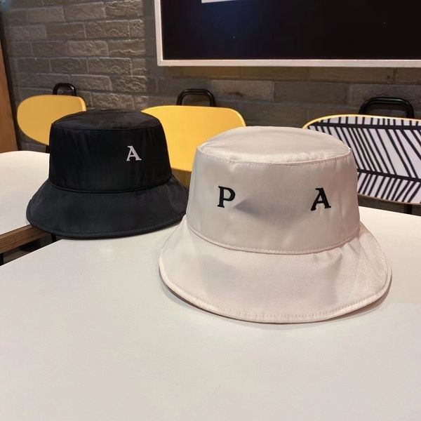 Designer's Luxury Classic Men's Fisherman Hat Black and White Letter Minimalist Couple Sun Hat
Designer's Luxury Classic Men's Fisherman Hat Black and White Letter Minimalist Couple Sun Hat