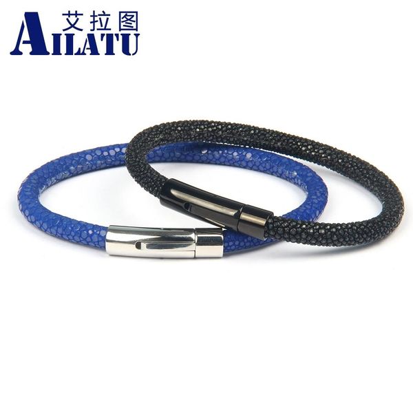 bangle ailatu men luxury leather/stingray leather bracelet with stainless steel stingray bracelets for men jewelry, Black
bangle ailatu men luxury leather/stingray leather bracelet with stainless steel stingray bracelets for men jewelry, Black
