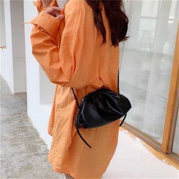 counter designer bottegas handbags venetas brand bag womens crossbody ins foreign air cloud pleated single shoulder cross straddle dumplings
counter designer bottegas handbags venetas brand bag womens crossbody ins foreign air cloud pleated single shoulder cross straddle dumplings