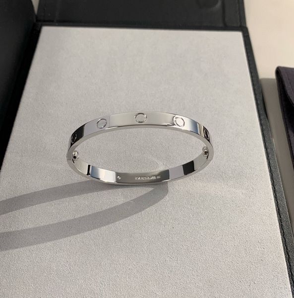 2023 luxury excellent quality v gold material charm wide punk band bracelet in three colors plated have box stamp ps5143, Black
2023 luxury excellent quality v gold material charm wide punk band bracelet in three colors plated have box stamp ps5143, Black