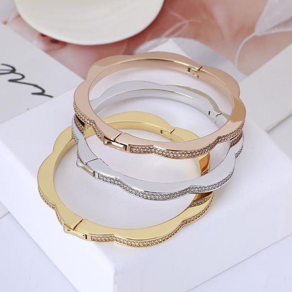 bangle european and american jewelry wholesale fashion flower shape inlaid openable bracelet women for trend, Black
bangle european and american jewelry wholesale fashion flower shape inlaid openable bracelet women for trend, Black