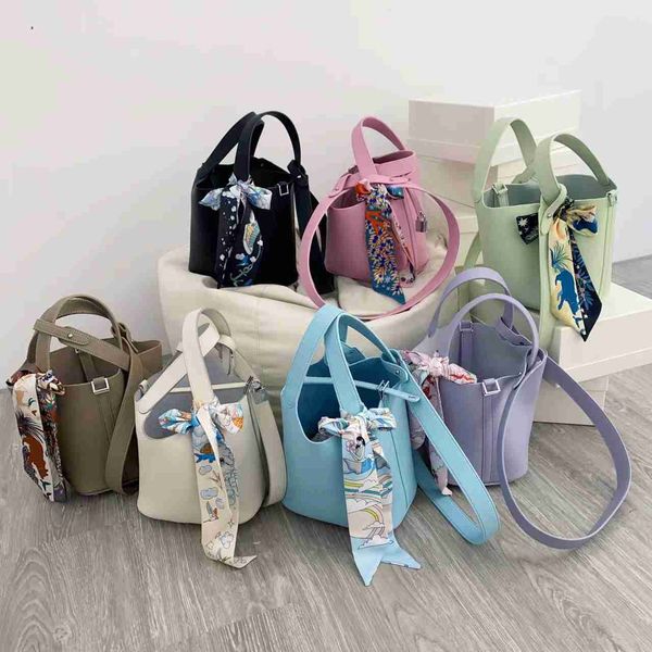 designer handbag picotin lock cargo h home h family's same style vegetable basket women's new handheld basket fashion one shoulder
designer handbag picotin lock cargo h home h family's same style vegetable basket women's new handheld basket fashion one shoulder