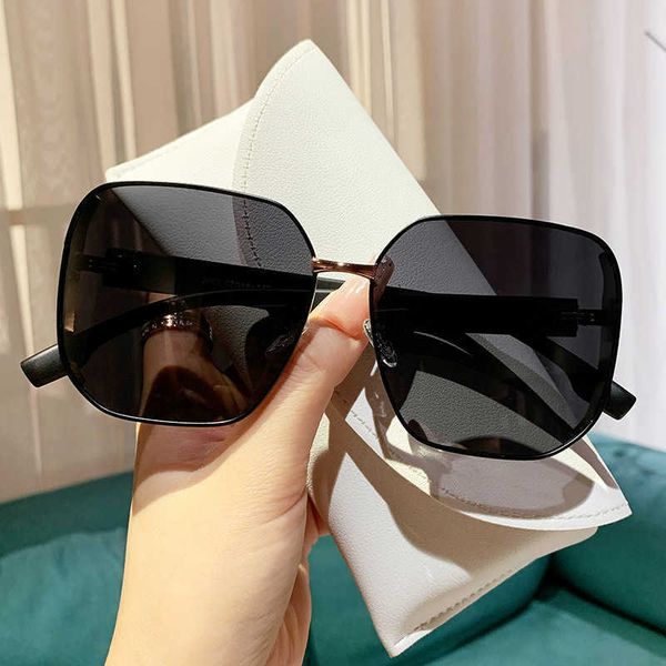 frames 2023 new metal large frame fashion trend ocean film korean version men's and women's street shooting sunglasses tm852, White;black
frames 2023 new metal large frame fashion trend ocean film korean version men's and women's street shooting sunglasses tm852, White;black