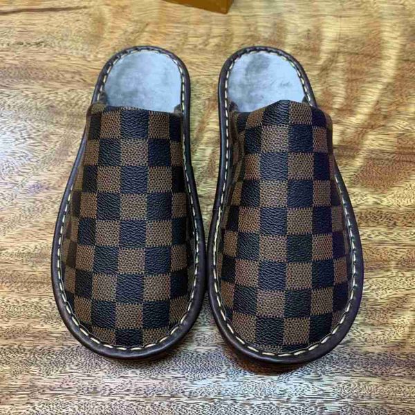 slippers winter cotton slippers large size 3644 fashion leather warm soft sole home indoor nonslip floor mute factory direct sale j230523, Black
slippers winter cotton slippers large size 3644 fashion leather warm soft sole home indoor nonslip floor mute factory direct sale j230523, Black