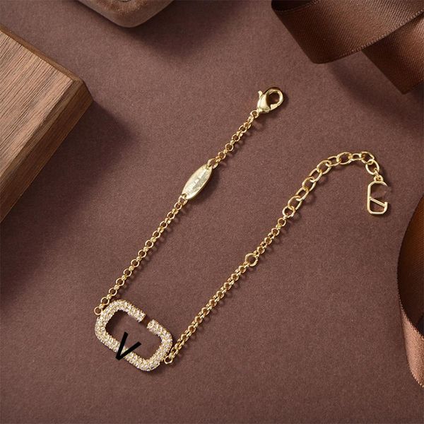 bangle v letter luxury jewelry copy design gold color bracelet lobster claw clasp for woman wedding engagement bangle chain accessories, Black
bangle v letter luxury jewelry copy design gold color bracelet lobster claw clasp for woman wedding engagement bangle chain accessories, Black