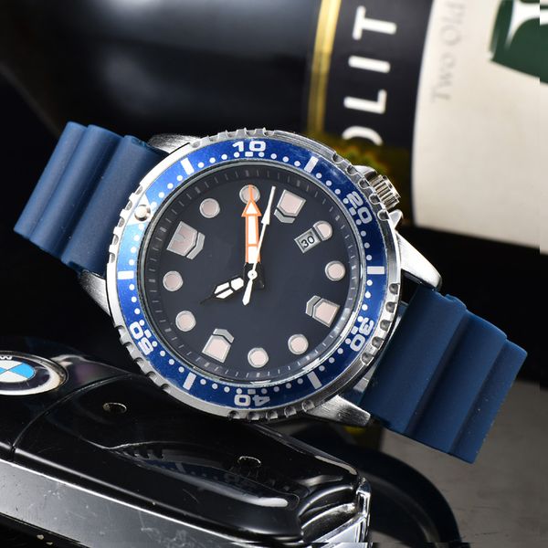 2023 new union watch men's leisure diamond watches gold steel case rubber quartz wristwatch strap male relogio masculino citi2, Slivery;brown
2023 new union watch men's leisure diamond watches gold steel case rubber quartz wristwatch strap male relogio masculino citi2, Slivery;brown