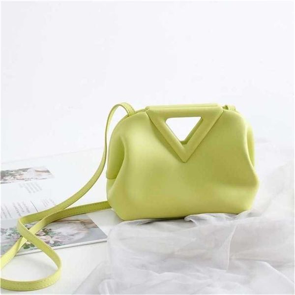 point designer venetas handbags bottegas cloud inverted triangle bag 2022 vneck bag fashion leather fashion womens bag 18lil
point designer venetas handbags bottegas cloud inverted triangle bag 2022 vneck bag fashion leather fashion womens bag 18lil