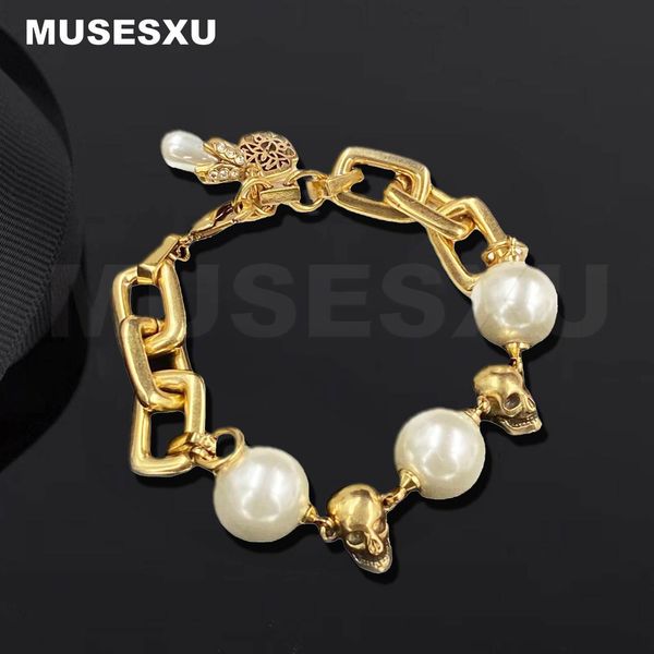 bangle 2022 new jewelry luxury brand golden skull white pearl beaded thick chain bracelet for women's party wedding gifts, Black
bangle 2022 new jewelry luxury brand golden skull white pearl beaded thick chain bracelet for women's party wedding gifts, Black