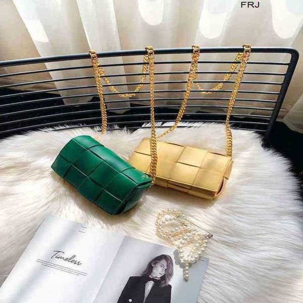 designer bottegas bags venetas cassettes handbags woven bag womens leather small square messenger chest waist fashionable yellow c have logo 
designer bottegas bags venetas cassettes handbags woven bag womens leather small square messenger chest waist fashionable yellow c have logo