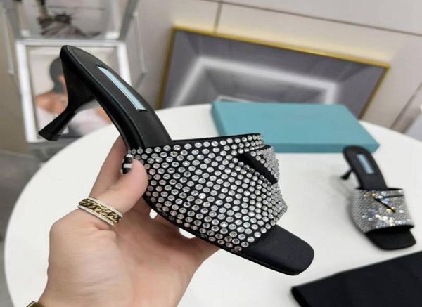 2022 black crystal satin sandals with woman muller slipper 6cm high heel flat heel diamond sandal rubber sole casual fashion party6880872
2022 black crystal satin sandals with woman muller slipper 6cm high heel flat heel diamond sandal rubber sole casual fashion party6880872