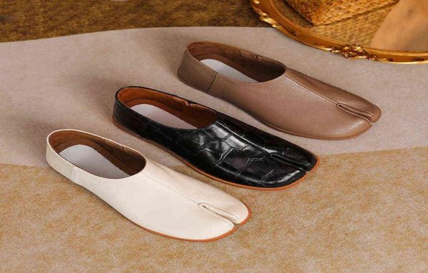 dress shoes women split toe cow leather ninja tabi loafer unine flat mm6 woman soft slip on real pumping 2207184104494, Black
dress shoes women split toe cow leather ninja tabi loafer unine flat mm6 woman soft slip on real pumping 2207184104494, Black