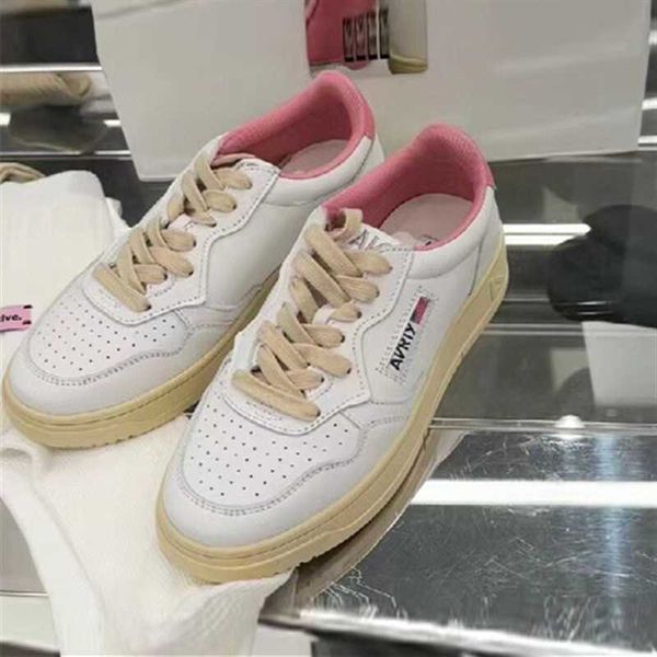 2023 spring new women's european genuine leather color matching round head flat bottom lacing casual low board shoes trend
2023 spring new women's european genuine leather color matching round head flat bottom lacing casual low board shoes trend