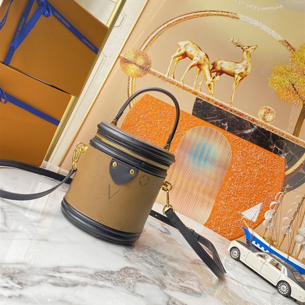 women handbag designer shoulder bag cannes cylinder makeup bag vanity bag pouch purse handbag with lock dhgate
women handbag designer shoulder bag cannes cylinder makeup bag vanity bag pouch purse handbag with lock dhgate