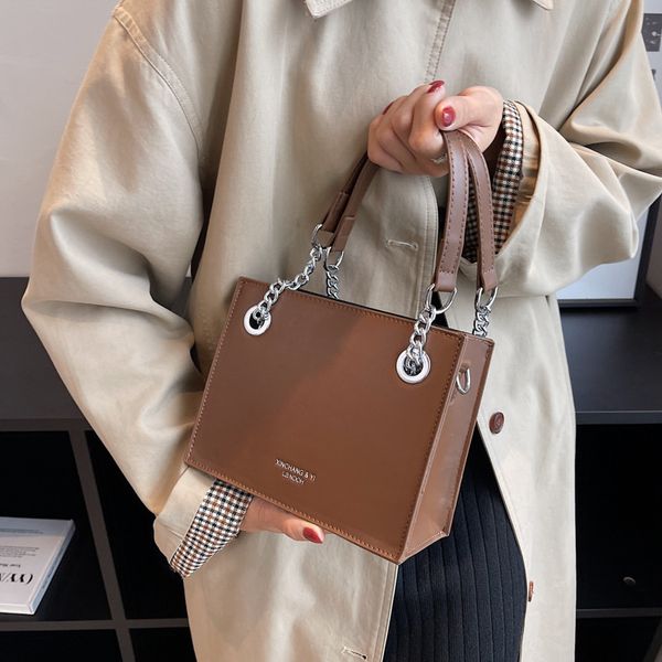 waist bags armpit small square bag women's fashion texture chain diagonal handbag simple shoulder 230522
waist bags armpit small square bag women's fashion texture chain diagonal handbag simple shoulder 230522