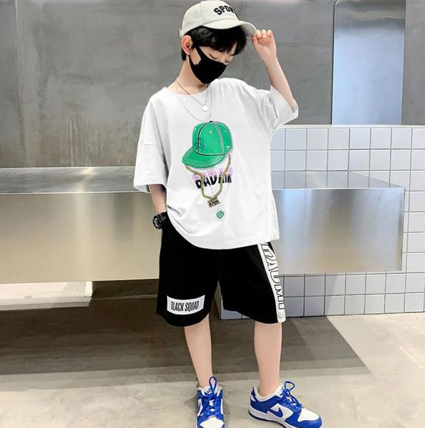 new luxurys designer clothing sets kids t-shirt shortst fashion british boys' summer suit big boys' sporty and fashionable 2023 su, White
new luxurys designer clothing sets kids t-shirt shortst fashion british boys' summer suit big boys' sporty and fashionable 2023 su, White