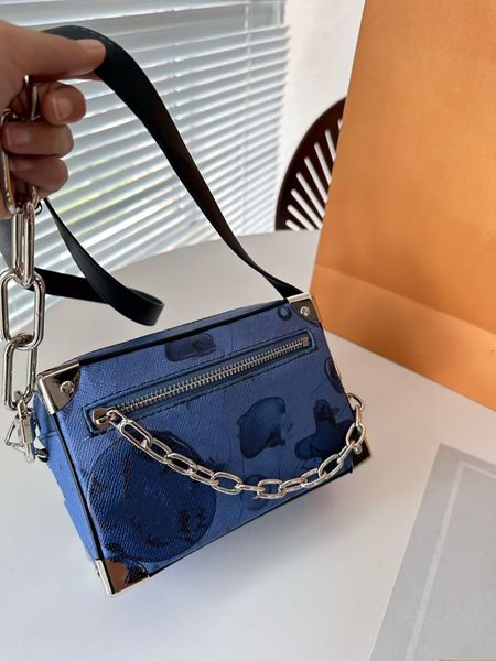 classic jewelry hard box trunk bags handbags france brand old flower genuine leather shoulder bag designer women storage crossbody chain box
classic jewelry hard box trunk bags handbags france brand old flower genuine leather shoulder bag designer women storage crossbody chain box