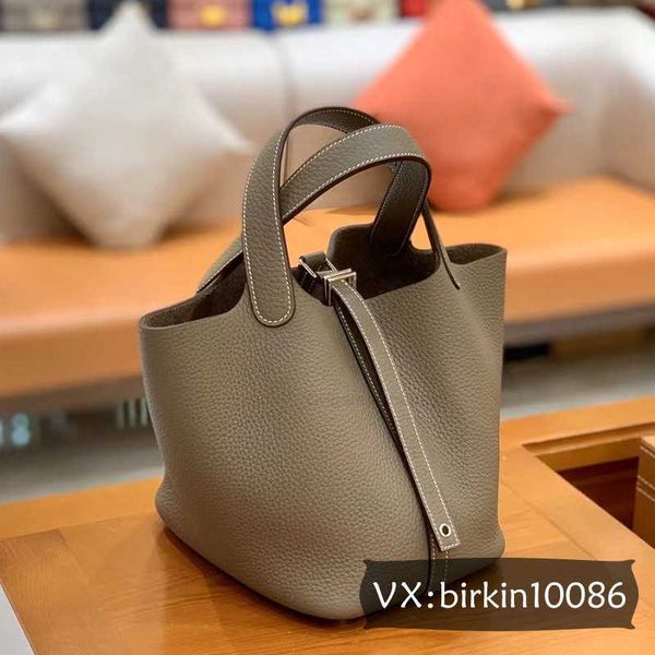designer handbag picotin lock cargo pure hand sewn wax thread sewn bag 2022 new vegetable basket women's bag leather bucket bag handbag
designer handbag picotin lock cargo pure hand sewn wax thread sewn bag 2022 new vegetable basket women's bag leather bucket bag handbag