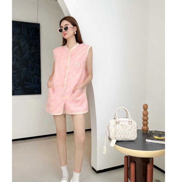 23ss womens designer clothing casual suit women shorts sets patchwork jacquard chest pocket embroidery stick cloth logo vest jacket shorts s, White
23ss womens designer clothing casual suit women shorts sets patchwork jacquard chest pocket embroidery stick cloth logo vest jacket shorts s, White