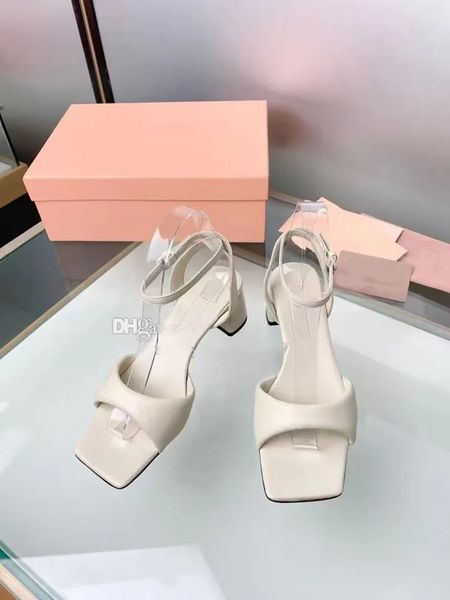 casual shoes fashion women's thick heel sandals with leather combination fine 8.5 4.5 cm material size 35-41, Black
casual shoes fashion women's thick heel sandals with leather combination fine 8.5 4.5 cm material size 35-41, Black
