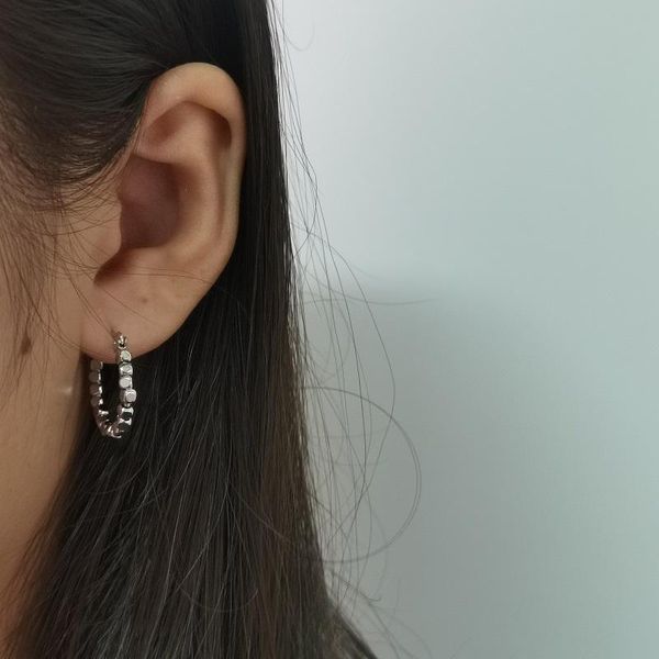 huggie 2022 new hoop earrings for women gold plated s925 silver needle luxury korean fashion jewelry for girl gift accessories, Golden;silver
huggie 2022 new hoop earrings for women gold plated s925 silver needle luxury korean fashion jewelry for girl gift accessories, Golden;silver