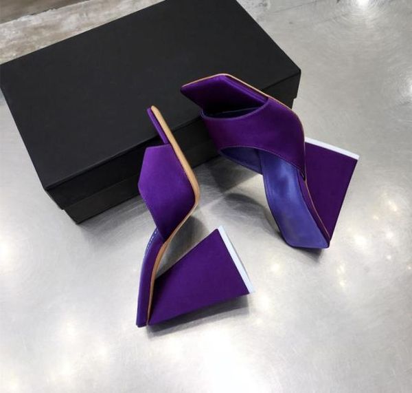 customized triangle shaped heel logo printed slipper sandal details in place leather cattle lacquer satin parchment foot pad impor5550905, Black
customized triangle shaped heel logo printed slipper sandal details in place leather cattle lacquer satin parchment foot pad impor5550905, Black