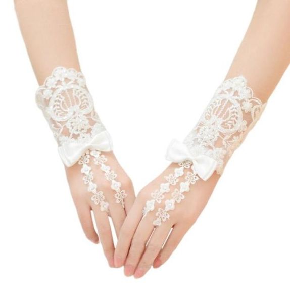 vintage embroidery floral lace short wedding gloves satin bowknot decor imitation pearl beaded bridal fingerless mittens9835057, White
vintage embroidery floral lace short wedding gloves satin bowknot decor imitation pearl beaded bridal fingerless mittens9835057, White