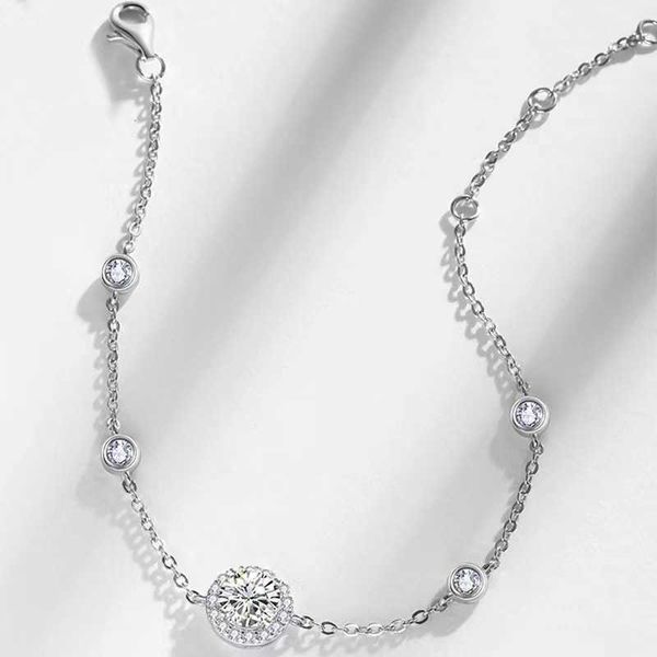 2023 new fanjia star dot bracelet small and luxury design fashion advanced versatile women's temperament jewelry, Golden;silver
2023 new fanjia star dot bracelet small and luxury design fashion advanced versatile women's temperament jewelry, Golden;silver