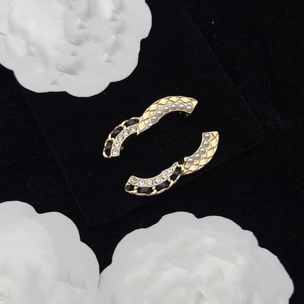 designer letters ccity pins brooches women banquet pin men suit brooche luxury jewelry party accessories woman man 6333, Gray
designer letters ccity pins brooches women banquet pin men suit brooche luxury jewelry party accessories woman man 6333, Gray