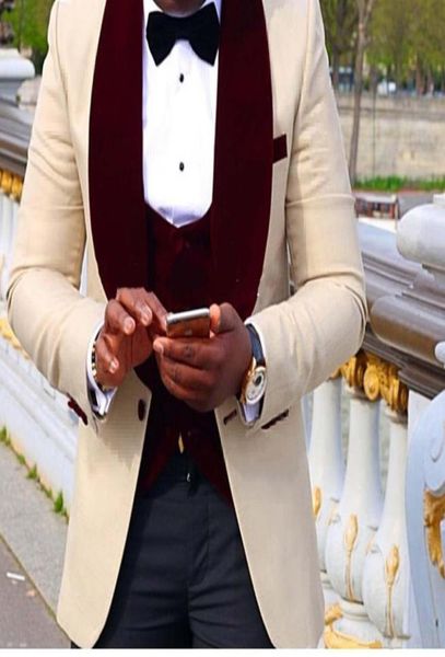 one button beige groom tuxedos shawl wine lapel groomsmen man suits mens wedding suits jacketpantsvesttie 48307798, Black;gray
one button beige groom tuxedos shawl wine lapel groomsmen man suits mens wedding suits jacketpantsvesttie 48307798, Black;gray